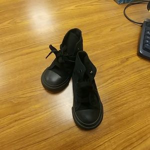 Infant chuck taylor converse size 6